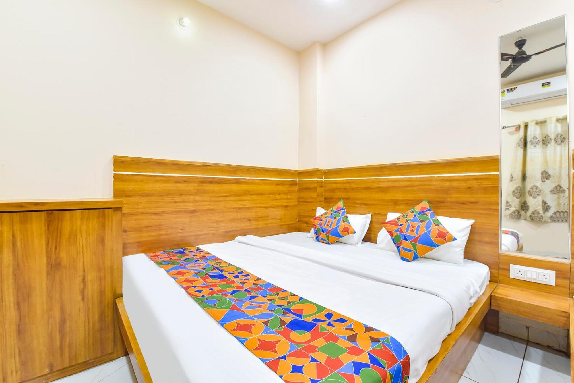 Fabhotel Somnath Ujjain Esterno foto